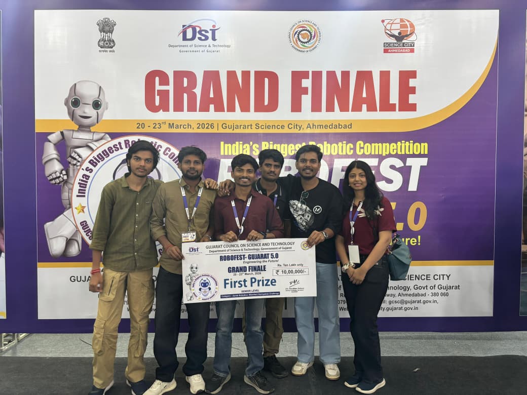 Robofest 5.0 winning team with award cheque